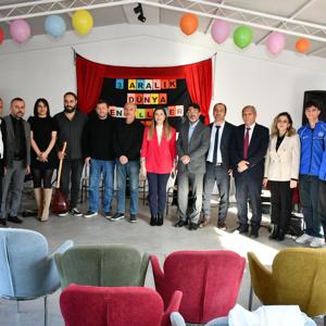 İl Müdürümüz Sayın Çiğdem AÇIKYILDIZ KAZEL, 3 Aralık Dünya Engelliler Günü dolayısıyla Özel Bozdemir Bakım Merkezinde düzenlenen programa katılım sağladı. - fotoğraf 5