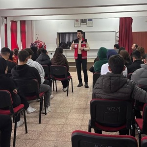 Mehmet Akif Ersoy Anadolu Lisesi’nde Kadına Yönelik Şiddetle Mücadele Söyleşisi - fotoğraf 2