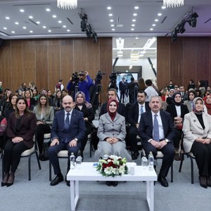 Bakanımız Göktaş "Sosyal Hizmetler ve Bakım Hizmetlerinin Sunulmasında Sosyal Kooperatifler Çalıştayı"nda konuştu - fotoğraf 5