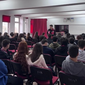 Boyabat’ta Gençlere Yönelik Kadına Karşı Şiddetle Mücadele Eğitimi Gerçekleştirildi - fotoğraf 3