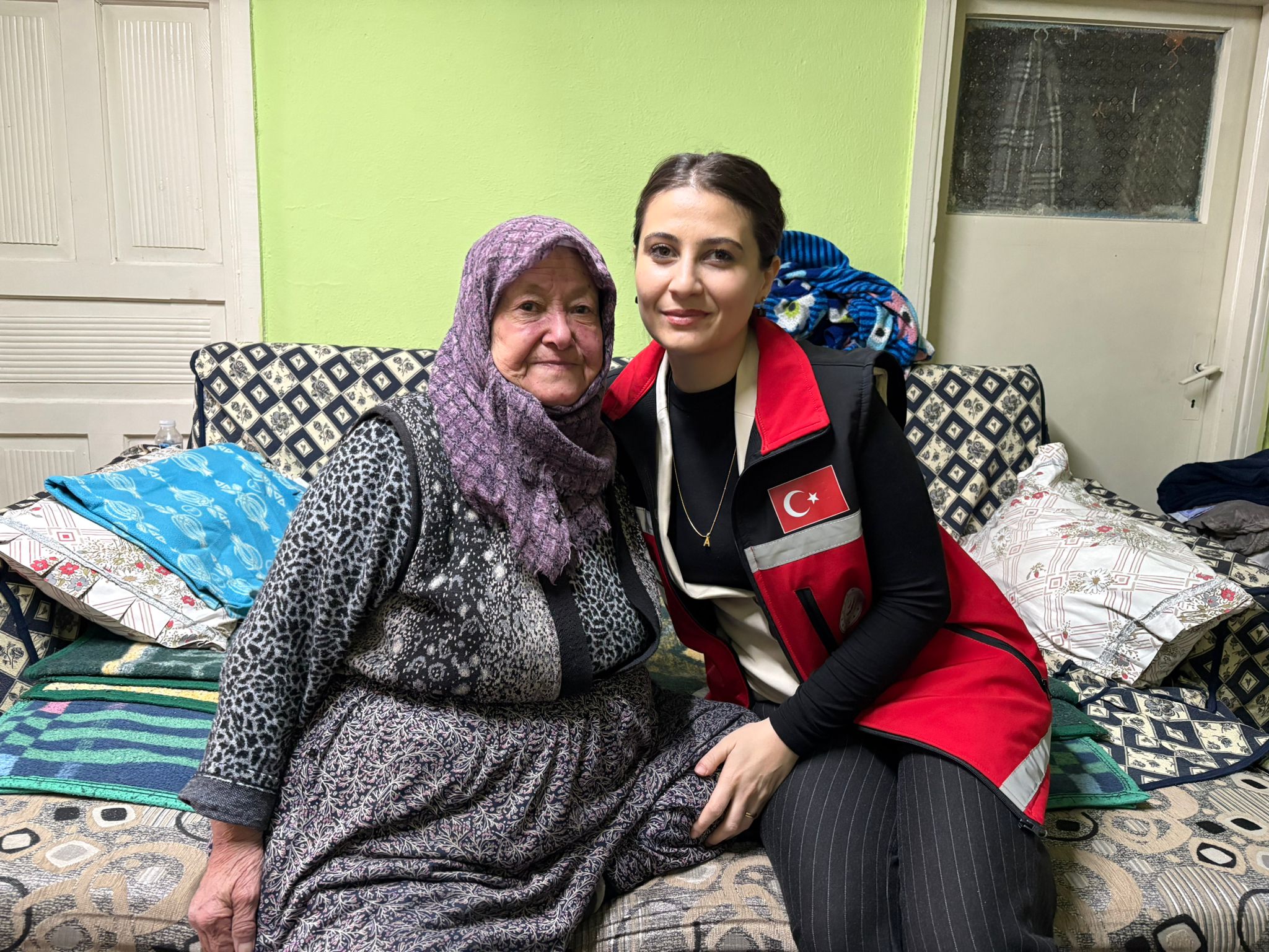 Bolvadin Sosyal Hizmet Merkezi'nin Aziz Şehitlerimizin Yakınlarına Ziyaretleri