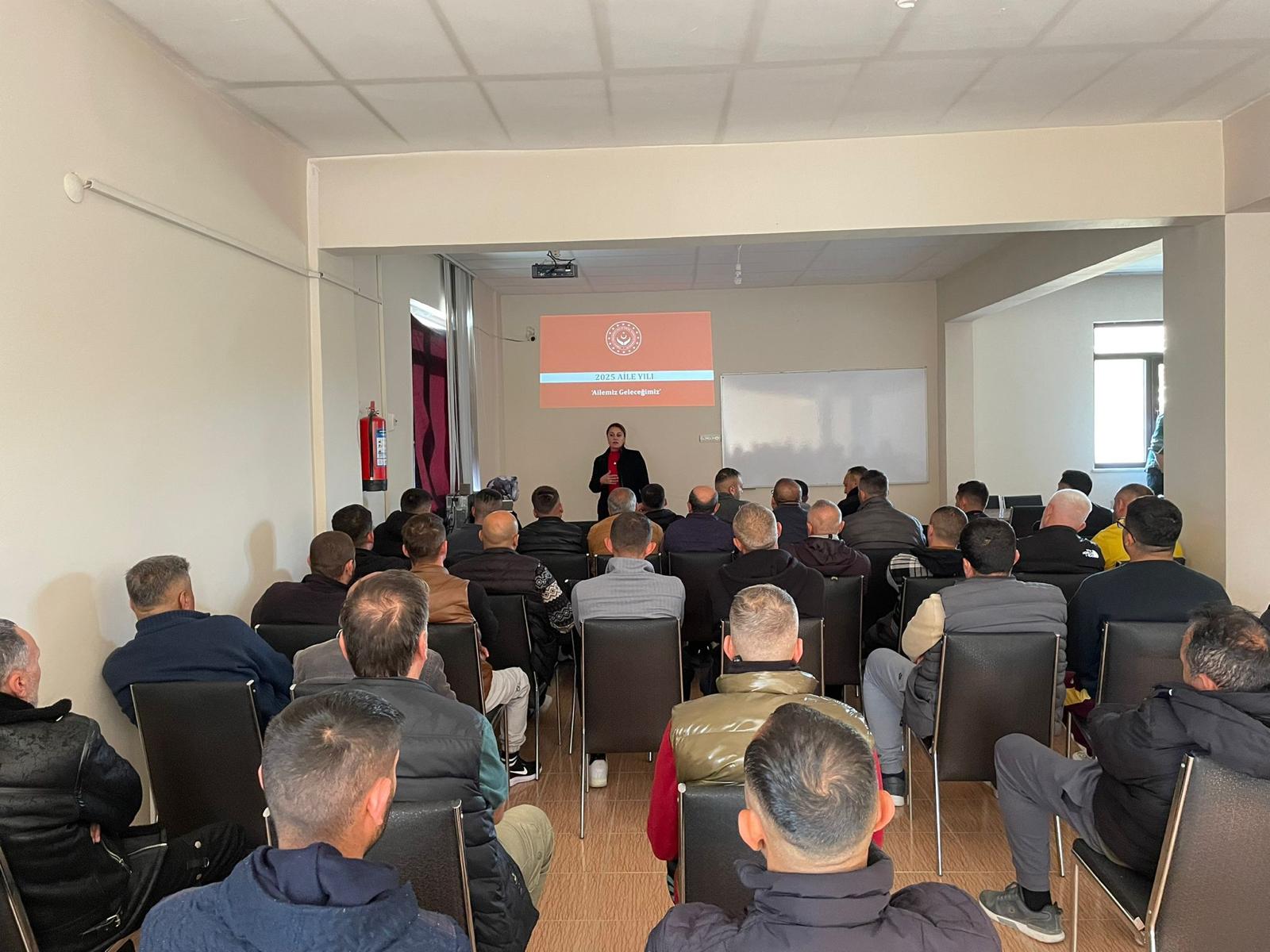 Emirdağ Sosyal Hizmet Merkezi Seminerlere Devam Ediyor