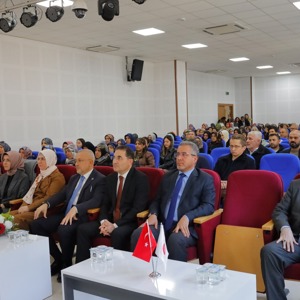 Aile Yapısı, Manevi Değerler ve Şiddetin Önlenmesi Konulu Panel Düzenlendi - fotoğraf 3
