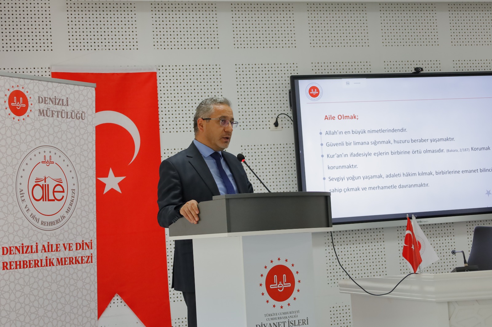 Aile Yapısı, Manevi Değerler ve Şiddetin Önlenmesi Konulu Panel Düzenlendi