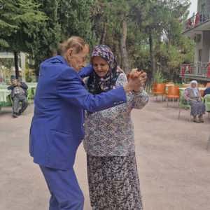 Yaşlılarımız İçin Düzenlenen 2025 Aile Yılı Etkinliğinde Keyifli ve Eğlenceli Anlar Yaşandı - fotoğraf 11