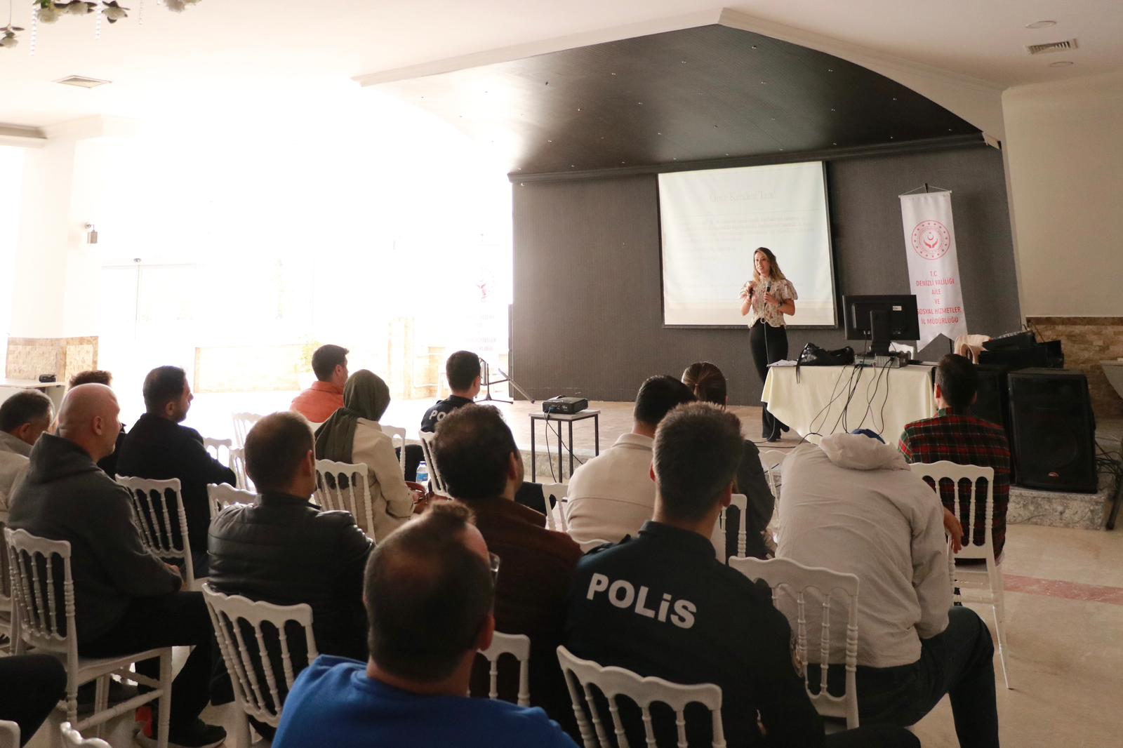 Emniyet Müdürlüğü Personeline Aile İçi İletişim ve Evlilik Öncesi Eğitim Programı Verildi