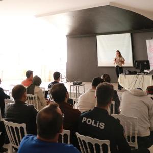 Emniyet Müdürlüğü Personeline Aile İçi İletişim ve Evlilik Öncesi Eğitim Programı Verildi - fotoğraf 1