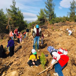 Geleceğe Nefes, İnsanlığa Nefes: Tavas’ta Ağaç Dikim Etkinliği Düzenlendi - fotoğraf 2