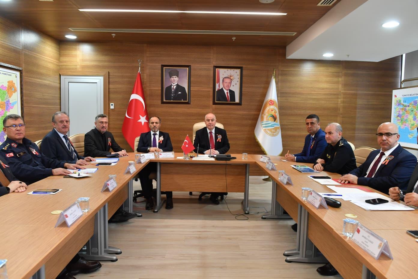 Valimiz Sayın Ömer Faruk Coşkun Başkanlığında Kadına Yönelik Şiddetle Mücadele İl Komisyonu Toplandı