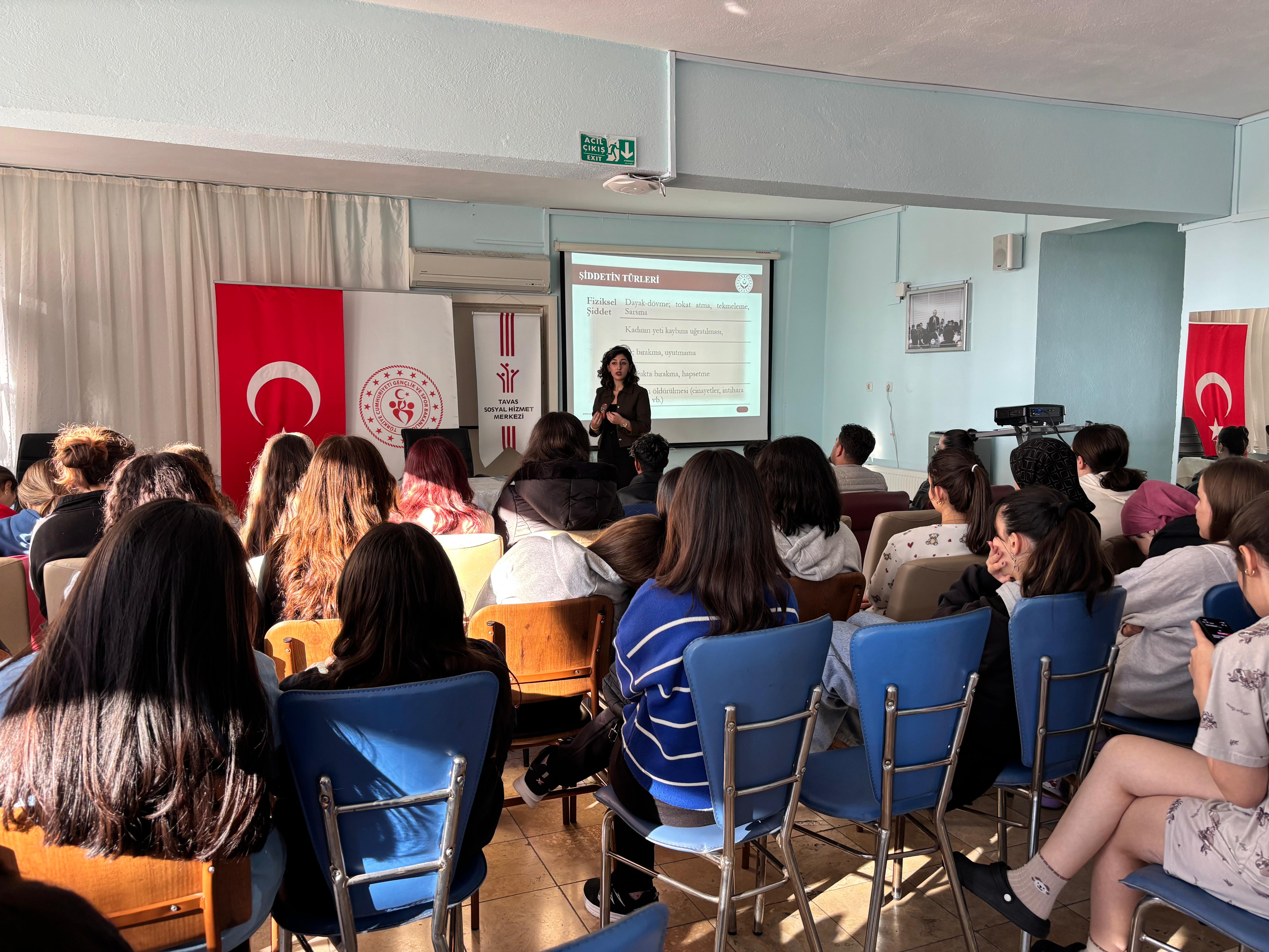 2025 Aile Yılı Kapsamında Tavas KYK Kız Öğrenci Yurdunda Kadına Yönelik Şiddetle Mücadele Farkındalık Eğitimi Gerçekleştirildi