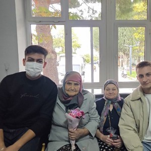 Balıkesir Meslek Yüksekokulu öğrencilerinden Huzurevi Sakinlerimize Anlamlı Ziyaret - fotoğraf 5