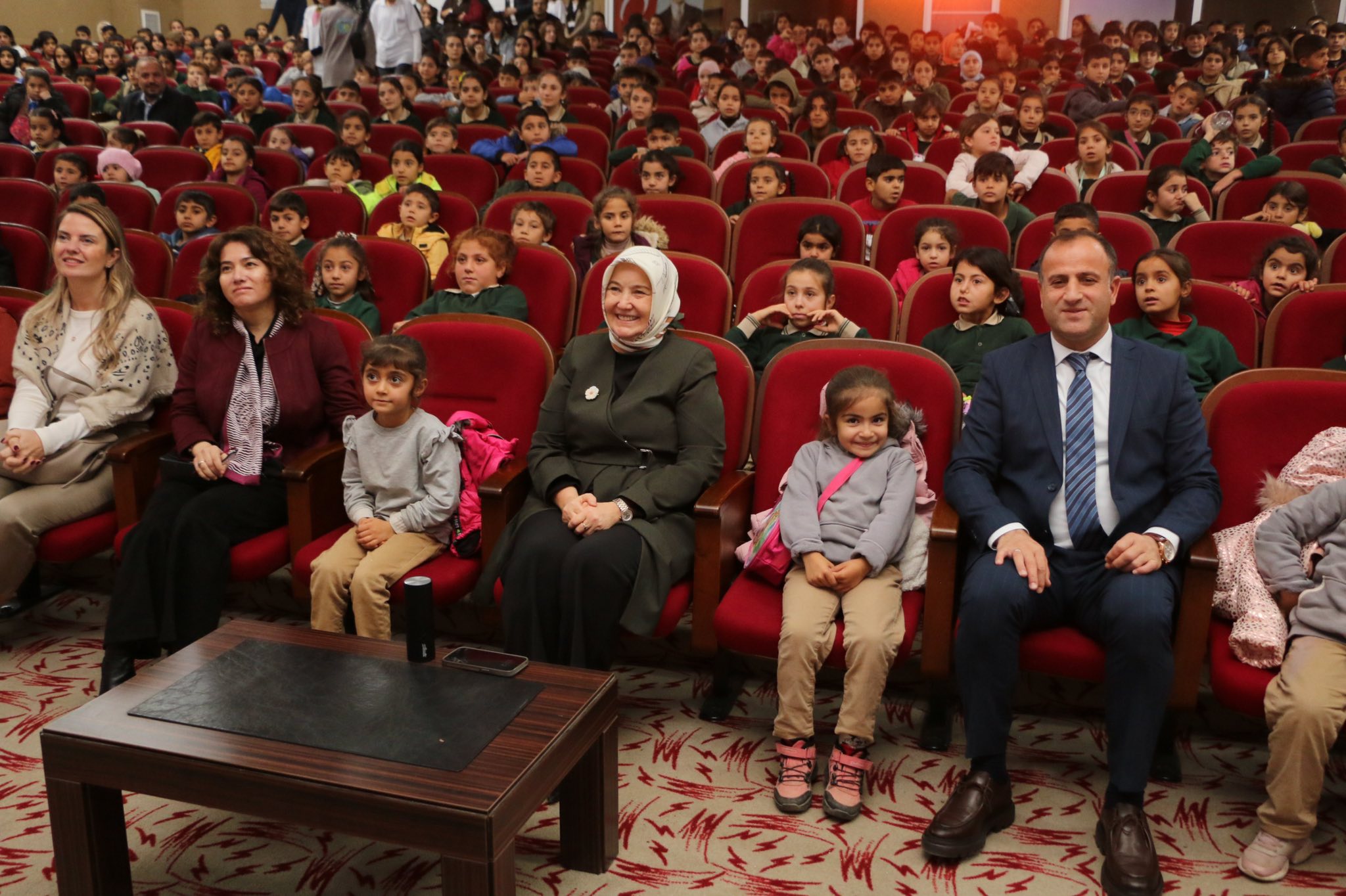 Bakan Yardımcımız Sayın Leman YENİGÜN ile ‘Şanlıurfa Çocuk Tiyatro Şenliğine’ Katıldık. 