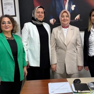 Bakan Yardımcımız Sayın Leman Yenigün Çocuk Evleri Sitesini Ziyaret Etti - fotoğraf 6