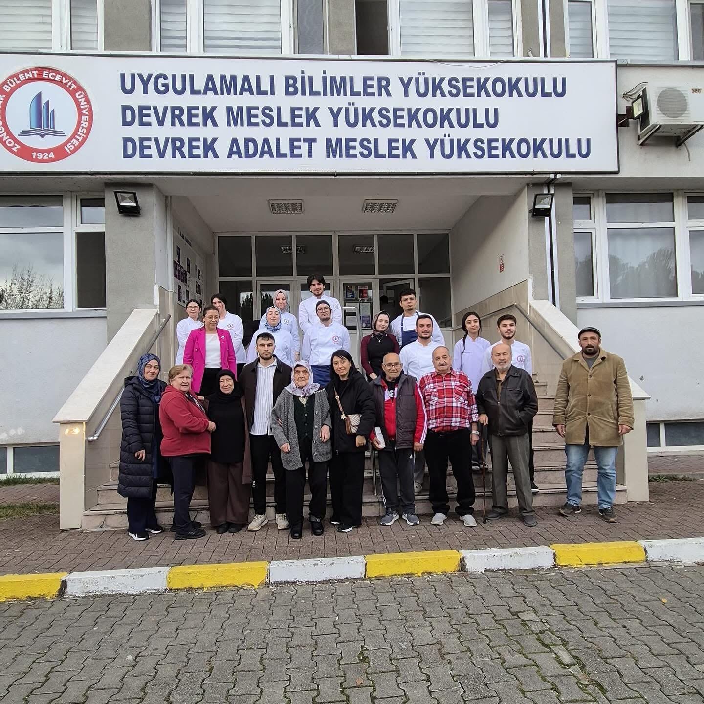 Yaşlılarımız Devrek Meslek Yüksek Okulu Aşçılık Bölümünü ziyaret etmişlerdir.