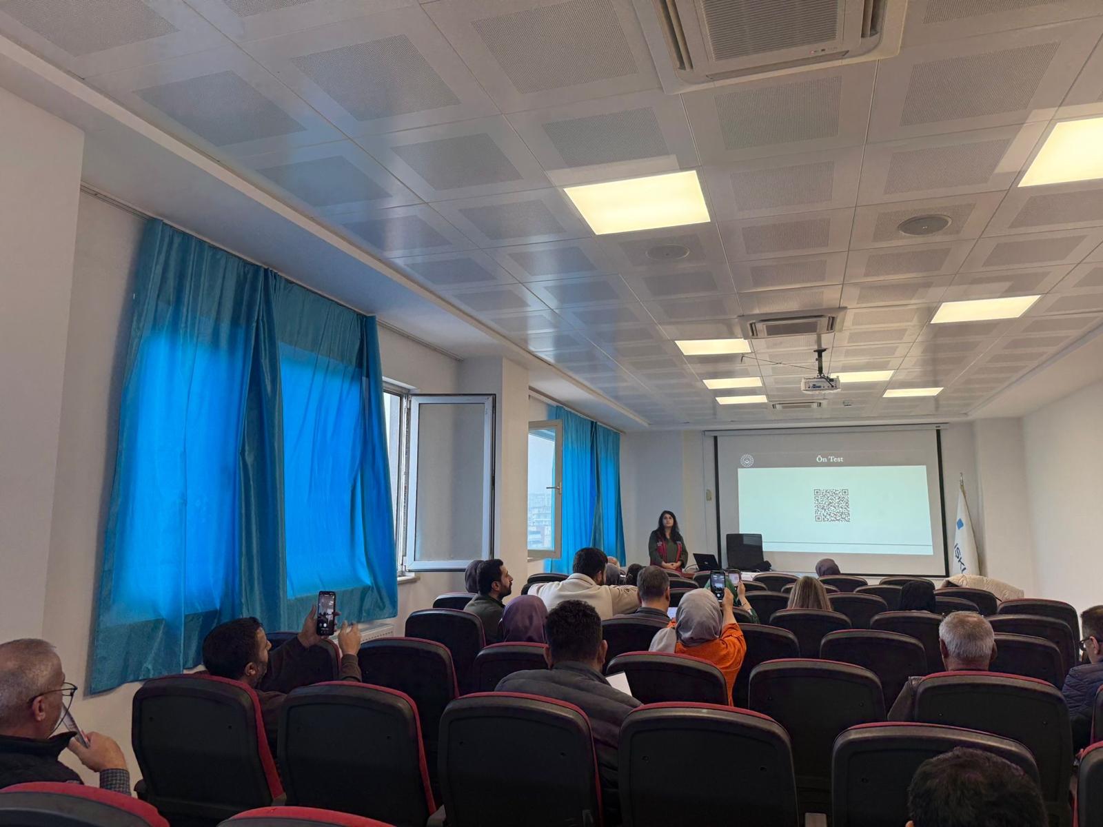 Batman Sosyal Güvenlik Kurumu İl Müdürlüğü personellerine Kadına Yönelik Şiddetle Mücadele konusunda farkındalık eğitimi