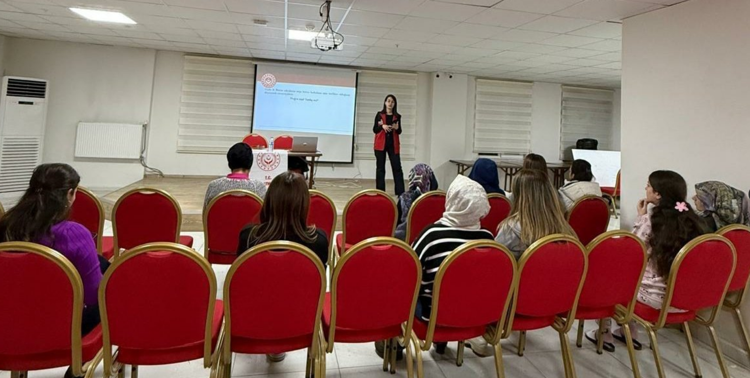 KYK Süveybe Ana Kız Yurdu öğrencilerine Kadına Yönelik Şiddetle Mücadele konusunda farkındalık eğitimi