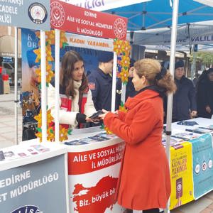 25 Kasım Kadına Yönelik Şiddete Karşı Uluslararası Mücadele Günü Kapsamında Stand Açıldı. - fotoğraf 10