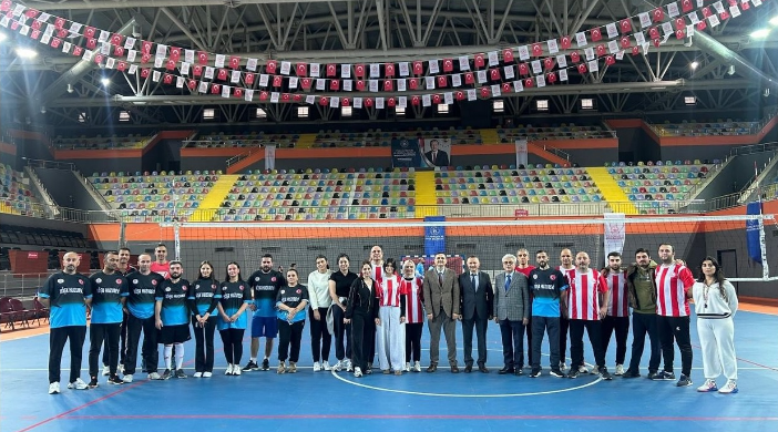 Voleybol Dostluk Maçı, Centilmence Ve Dostluk Dolu Bir Atmosferde Gerçekleştirildi.