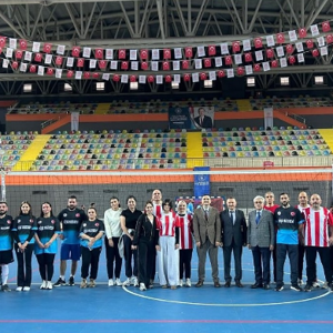 Voleybol Dostluk Maçı, Centilmence Ve Dostluk Dolu Bir Atmosferde Gerçekleştirildi. - fotoğraf 3