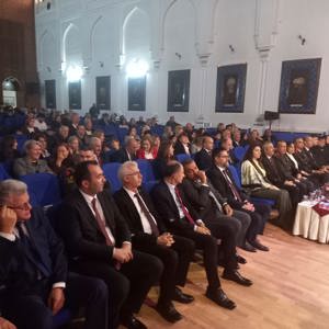 24 Kasım Öğretmenler Günü Programında “Kadına Şiddete Hayır.” Temalı Pankart Açıldı. - fotoğraf 2