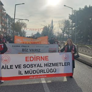  “Kadına Yönelik Şiddetle Mücadelede Biz Varız” Pankartı Açıldı. - fotoğraf 2