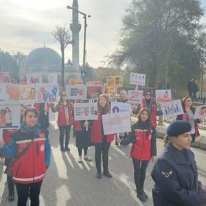  “Kadına Yönelik Şiddetle Mücadelede Biz Varız” Pankartı Açıldı. - fotoğraf 7