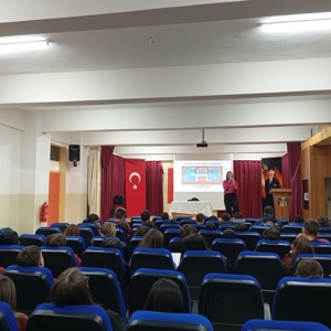 Bilinçli Medya Kullanımı Eğitimi Verildi. - fotoğraf 2
