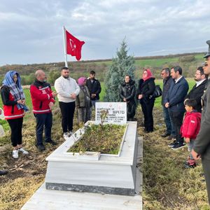 Şehit Hüseyin SEPETÇİ Kabri Başında Dualar İle Anıldı. - fotoğraf 2
