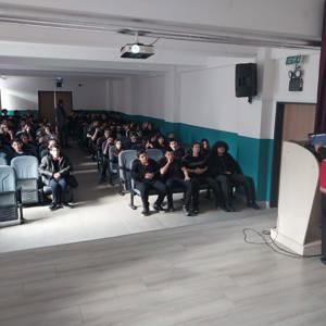 Gençlerle Farkındalık Buluşması: Şiddet ve Zorbalığa Karşı Bilinçleniyoruz - fotoğraf 3