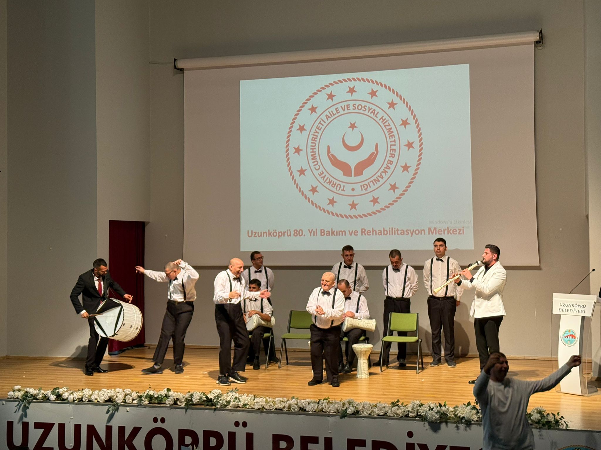 Özel Gereksinimli Bireyler Dans Gösterisi Gerçekleştirdi.