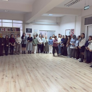 Edirne Aile ve Sosyal Hizmetler İl Müdürü Harun TOHUMCU, Kurum Bünyesinde Görev Yapan Kadın Personellerin 5 Aralık Dünya Kadın Hakları Günü’nü Kutladı. - fotoğraf 3