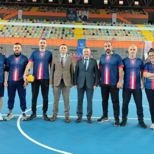 İl Müdürlüğümüze Kuruluşlar Arası Voleybol Turnuvası Düzenlendi. - fotoğraf 5