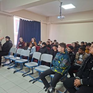 Bilinçli Medya Kullanımı Eğitimi Verildi. - fotoğraf 2
