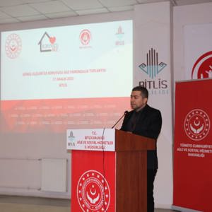 "Gönül Elçileri ile Koruyucu Aile Farkındalık Toplantısı", Valimiz Sayın Ahmet Karakaya ve eşi Özlem Karakaya Hanımefendi’nin katılımlarıyla gerçekleştirildi - fotoğraf 5