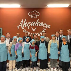 3 Aralık Dünya Engelliler Günü Kapsamında “Pizzanı Kendin Yap, Kendin Ye” Etkinliği Düzenlendi. - fotoğraf 4