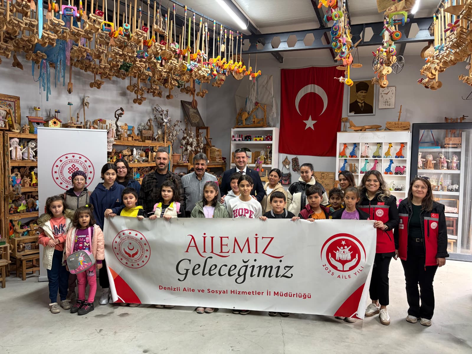 2025 Aile Yılı Kapsamında Ebeveyn Kaybı Yaşayan Çocuklara Yönelik Kültürel Atölye Programı Gerçekleştirildi