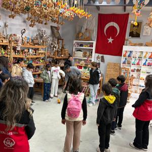 2025 Aile Yılı Kapsamında Ebeveyn Kaybı Yaşayan Çocuklara Yönelik Kültürel Atölye Programı Gerçekleştirildi - fotoğraf 8