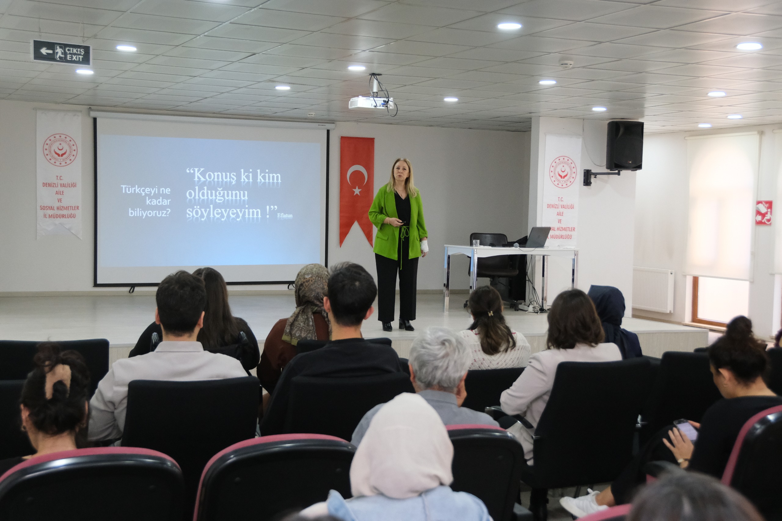 Aile Eğitim Programı Çerçevesinde Personellere Etkili Konuşma ve Diksiyon Eğitimi Verildi