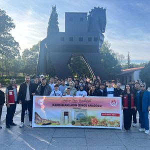 Bakanlığımız Koordinesinde Şehit ve Gazi Çocuklarına Yönelik Çanakkale Tarih ve Kültür Programı Yapıldı - fotoğraf 1