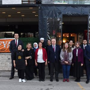 Valimiz Sayın Ömer Faruk Coşkun’un Katılımıyla Ayasofya Kadın Kooperatifi Ziyareti Yapıldı - fotoğraf 2