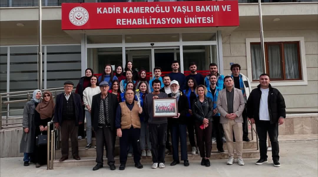 2025 Aile Yılı Kapsamında Çivril Gençlik ve Spor İlçe Müdürlüğü Tarafından Yaşlılara Ziyaret Gerçekleştirildi