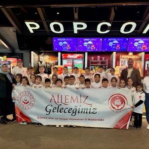 2025 Aile Yılı Etkinlikleri Çerçevesinde Öğrenciler İçin Cumhuriyet Temalı Sinema Programı Düzenlendi - fotoğraf 6