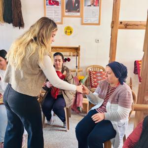 Kadına Yönelik Şiddetle Mücadele İçin Çameli Elmalı Kadın Kooperatifinde Eğitim Düzenlendi - fotoğraf 2