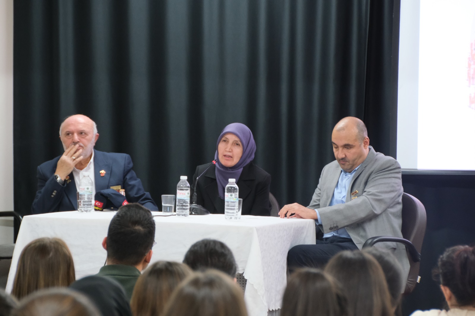 2025 Aile Yılı Kapsamında ‘Vatan ve Kahramanlık Buluşmaları’ Programı Şehit Yakınları, Gaziler ve Ahmet Nazif Zorlu Fen Lisesi Öğrencilerinin Katılımıyla Gerçekleştirildi