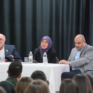 2025 Aile Yılı Kapsamında ‘Vatan ve Kahramanlık Buluşmaları’ Programı Şehit Yakınları, Gaziler ve Ahmet Nazif Zorlu Fen Lisesi Öğrencilerinin Katılımıyla Gerçekleştirildi - fotoğraf 3