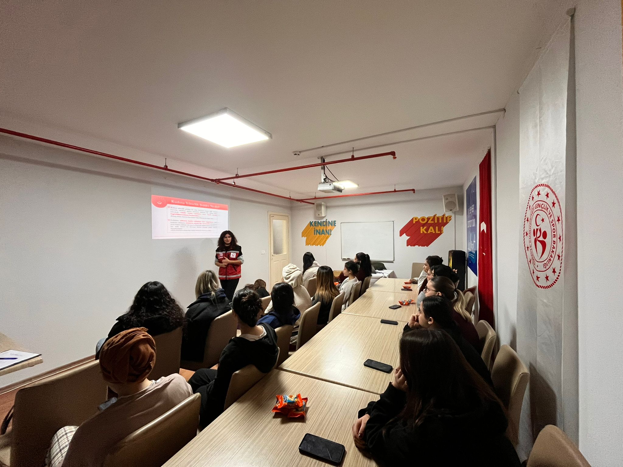 Gençlere Yönelik Şiddetle Mücadele Eğitimi Verildi