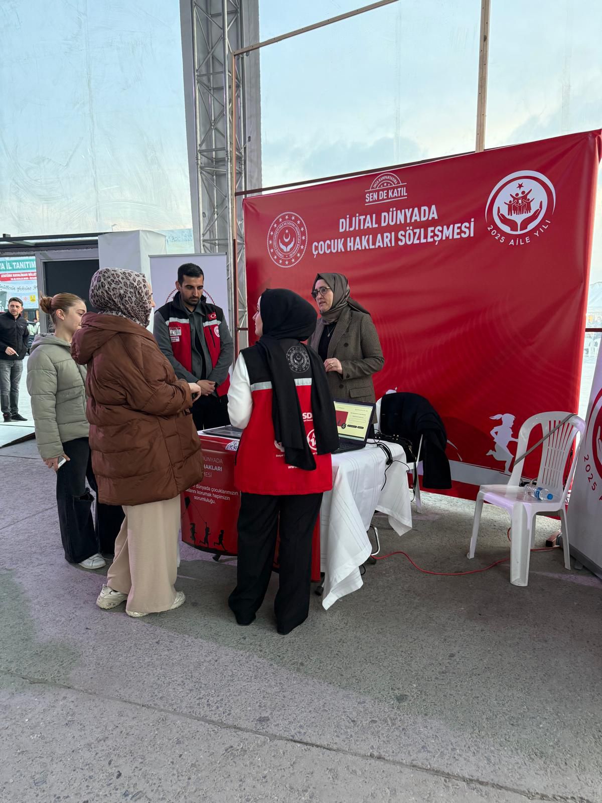İlimiz Genelinde ‘Dijital Dünyada Çocuk Hakları Sözleşmesi’ Kapsamında Farkındalık Faaliyetleri Başlatıldı