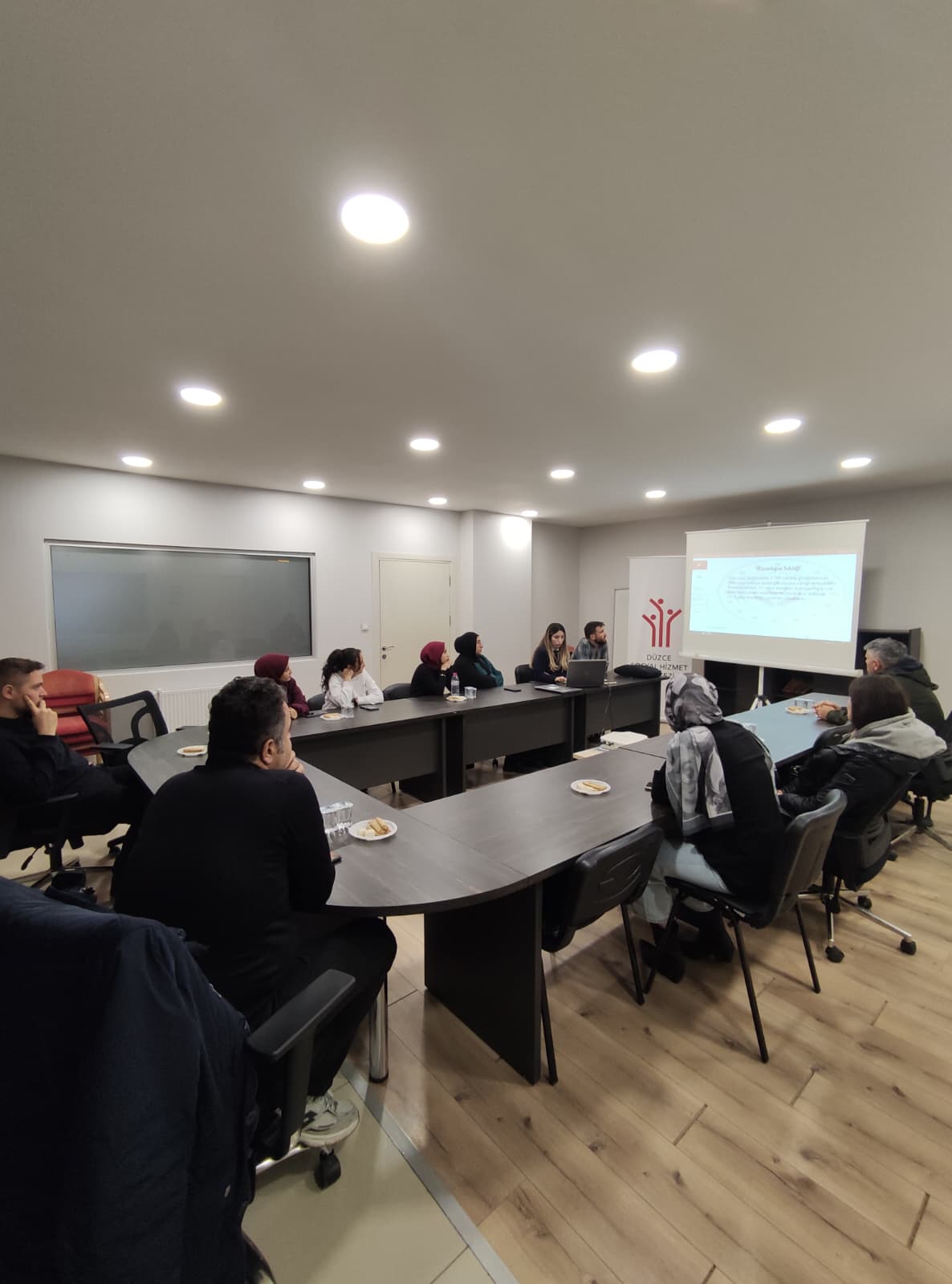 Evde Bakım Hizmetinden Faydalanan Ailelere Yönelik Bilgilendirme Programı Düzenlendi