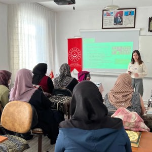 "Değerlerin Edinmesinde Ailenin Rolü" Sunumu Gerçekleştirildi - fotoğraf 1