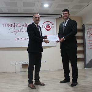 2025 Aile Yılı Söyleşileri Kapsamında “Aile İçinde Dayanışma ve Toplumsal Huzur” Söyleşisi Gerçekleştirildi - fotoğraf 4